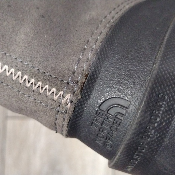 The North Face gray suede boots with soft purple accents. Size 6 - Picture 4 of 14